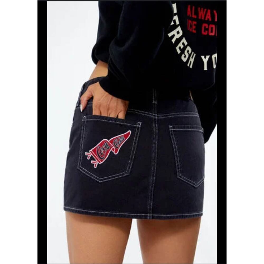 Y2K Coca-Cola By PacSun Mid Rise Cola Dream Denim Mini Skirt size 24 / Retro